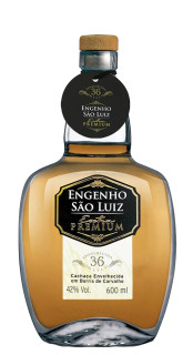 Cachaa Engenho So Luiz Extra Premium Envelhecida em Barril de Carvalho 600ml